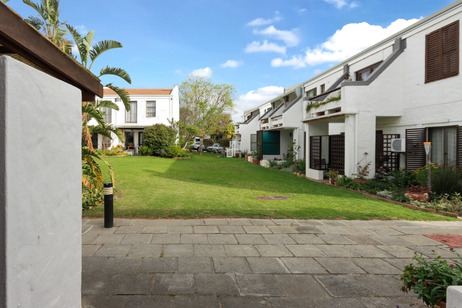 2 Bedroom Property for Sale in Somerset West Western Cape